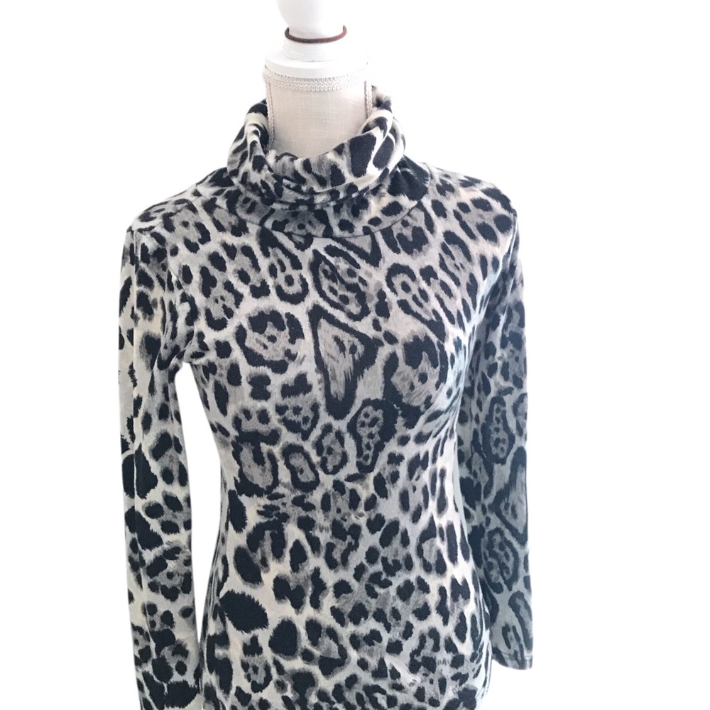 Animal Print  turtleneck Sweater
